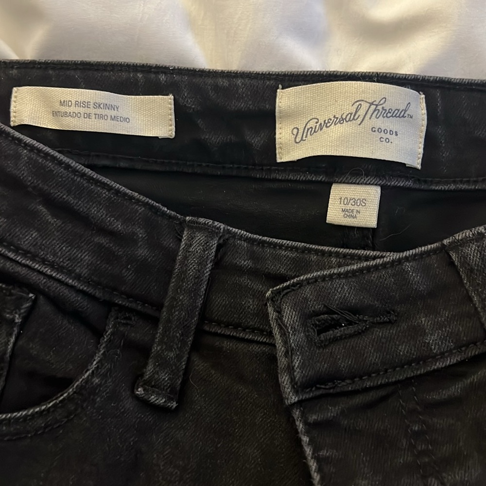 Universal Thread Ripped Jeans - Picture 2 of 2
